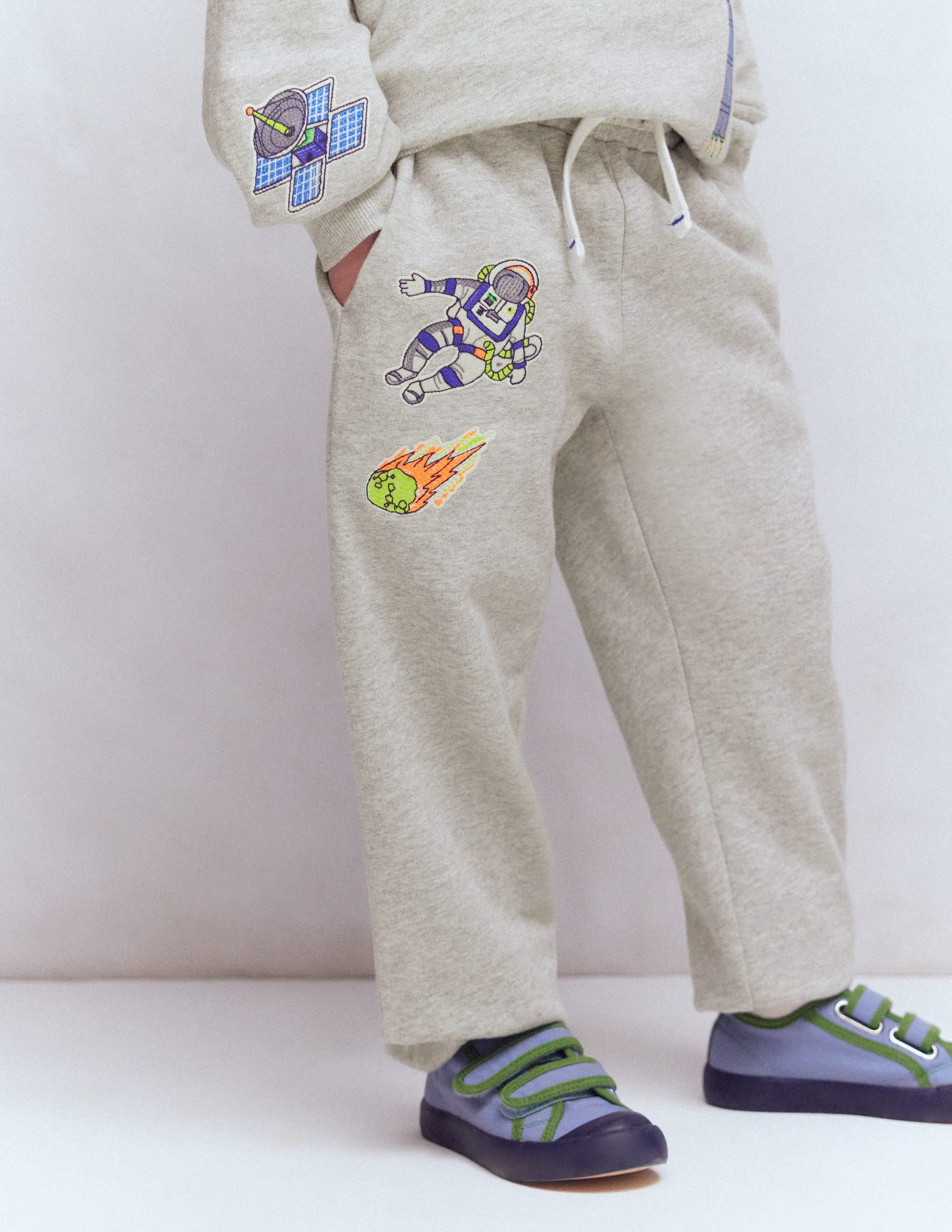 Badge Joggers-Grey Space - Image 3