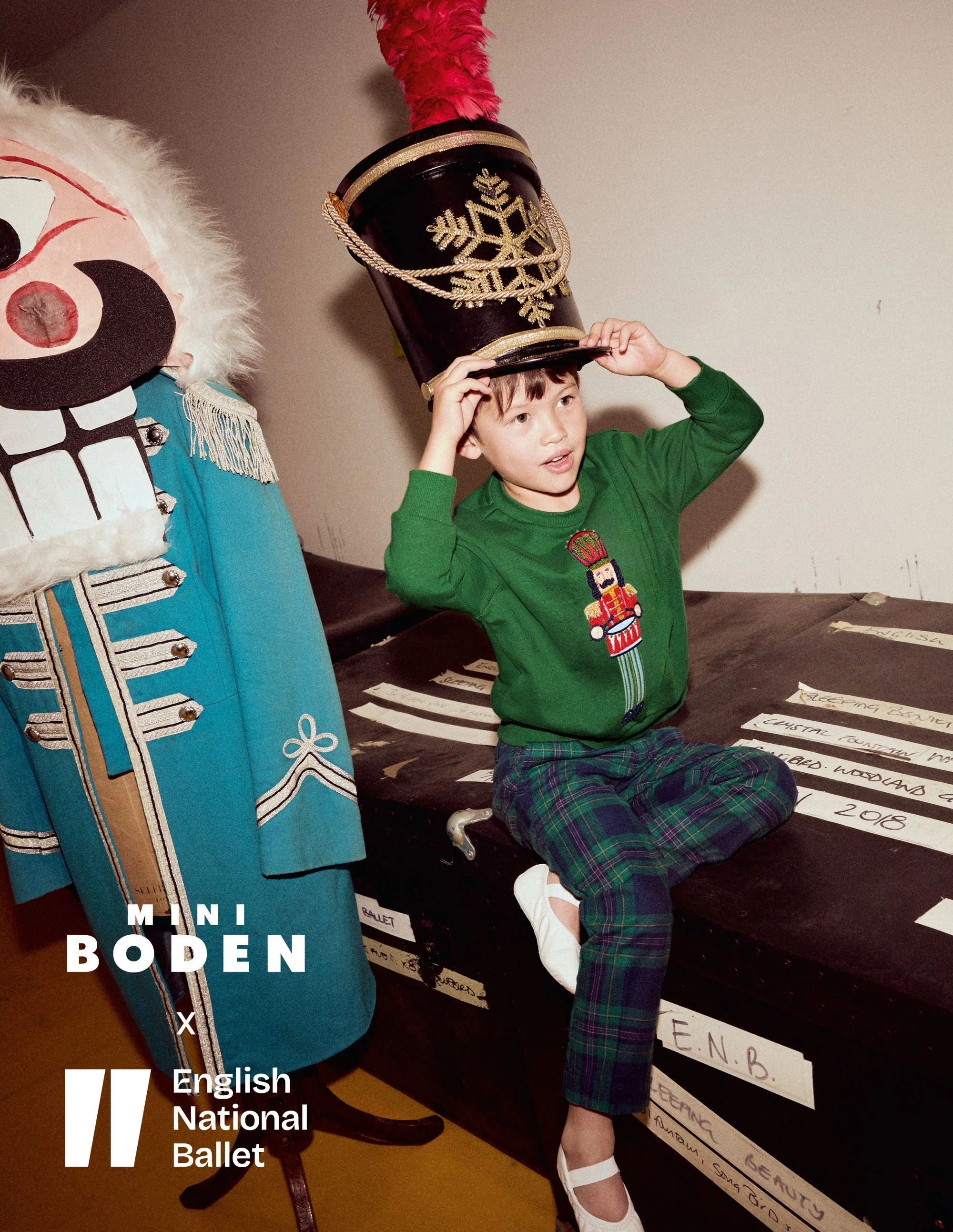 Cosy Festive Sweatshirt-Eden Nutcracker - Image 4