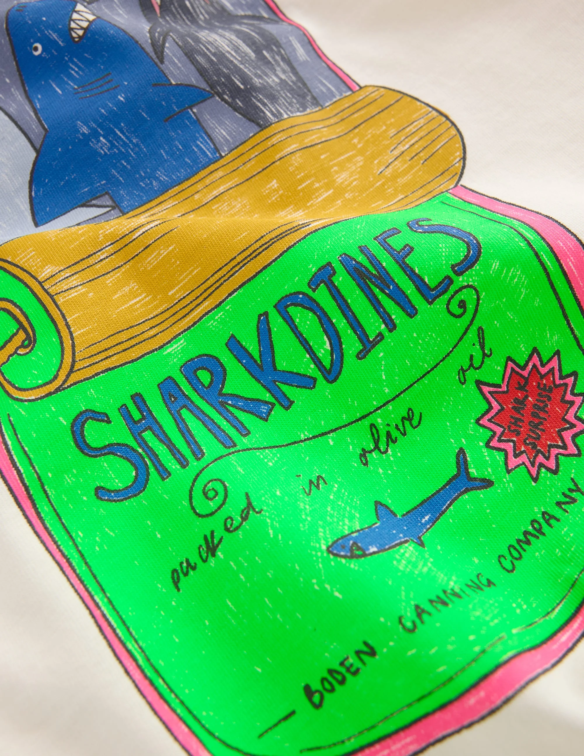 Relaxed Graphic T-shirt B3156-Parchament Sardine Can - Image 4