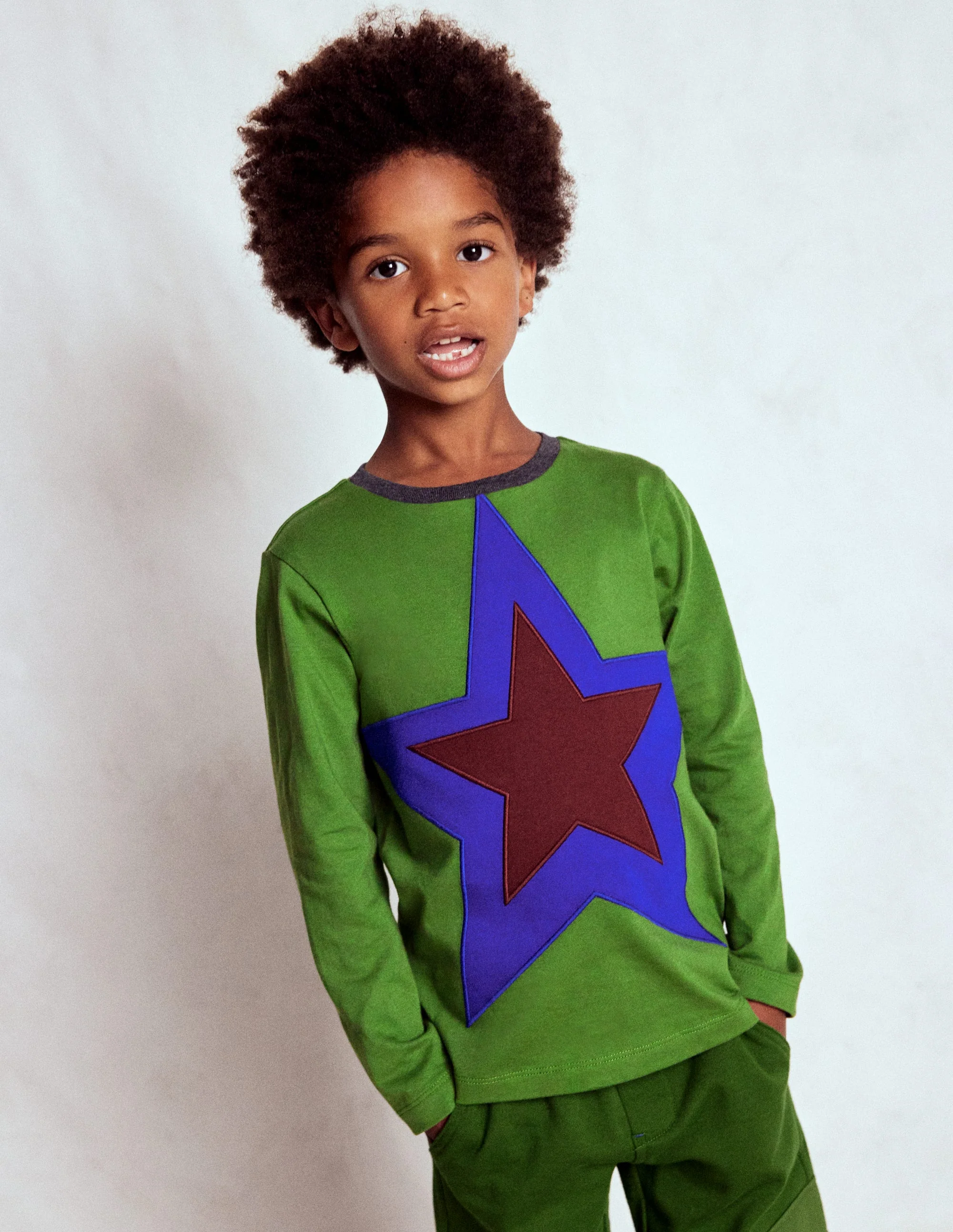 Star Appliqué T-shirt-Broccoli Green Star - Image 3