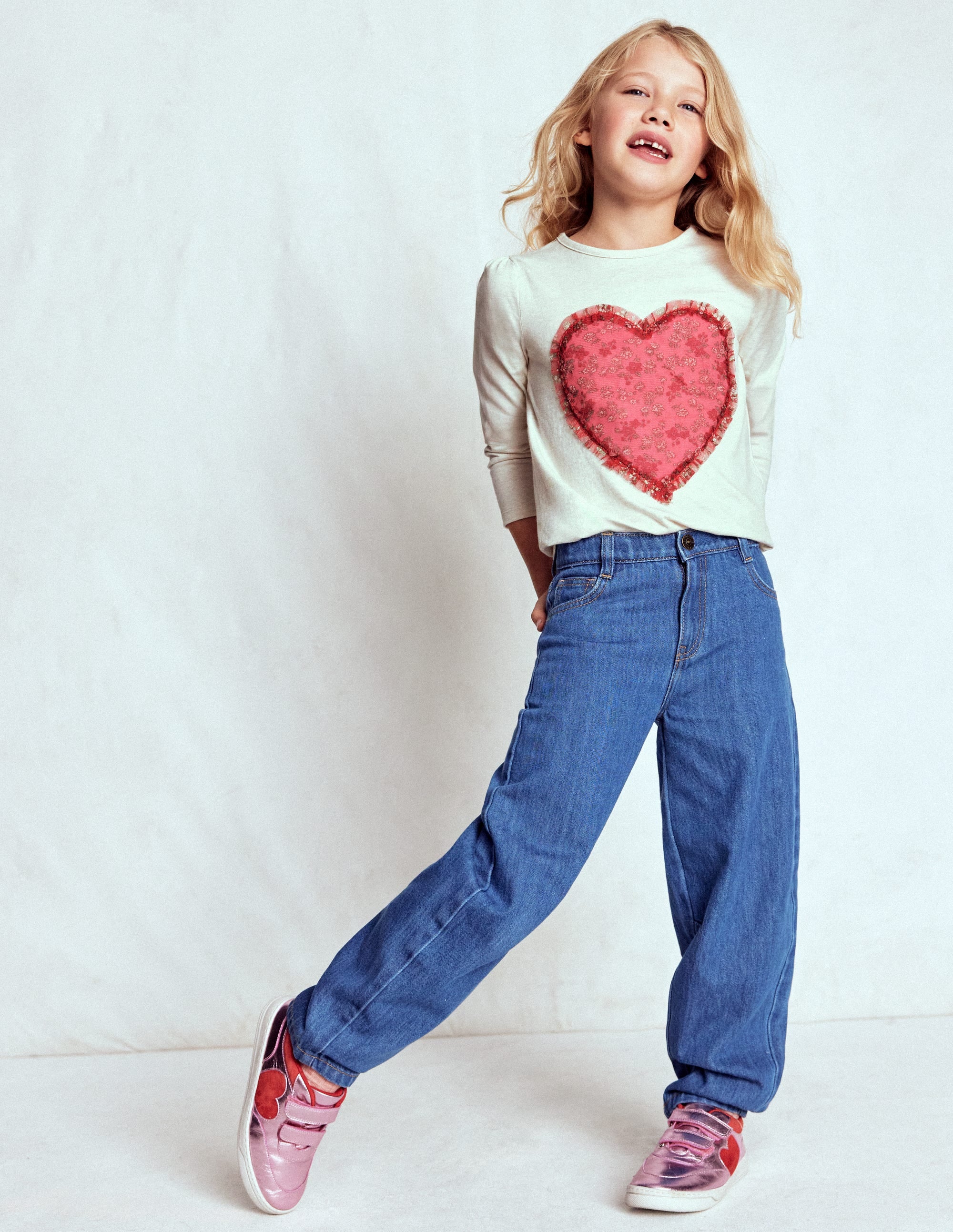 Puff Sleeve Appliqué T-shirt-Ruffle Heart - Image 2