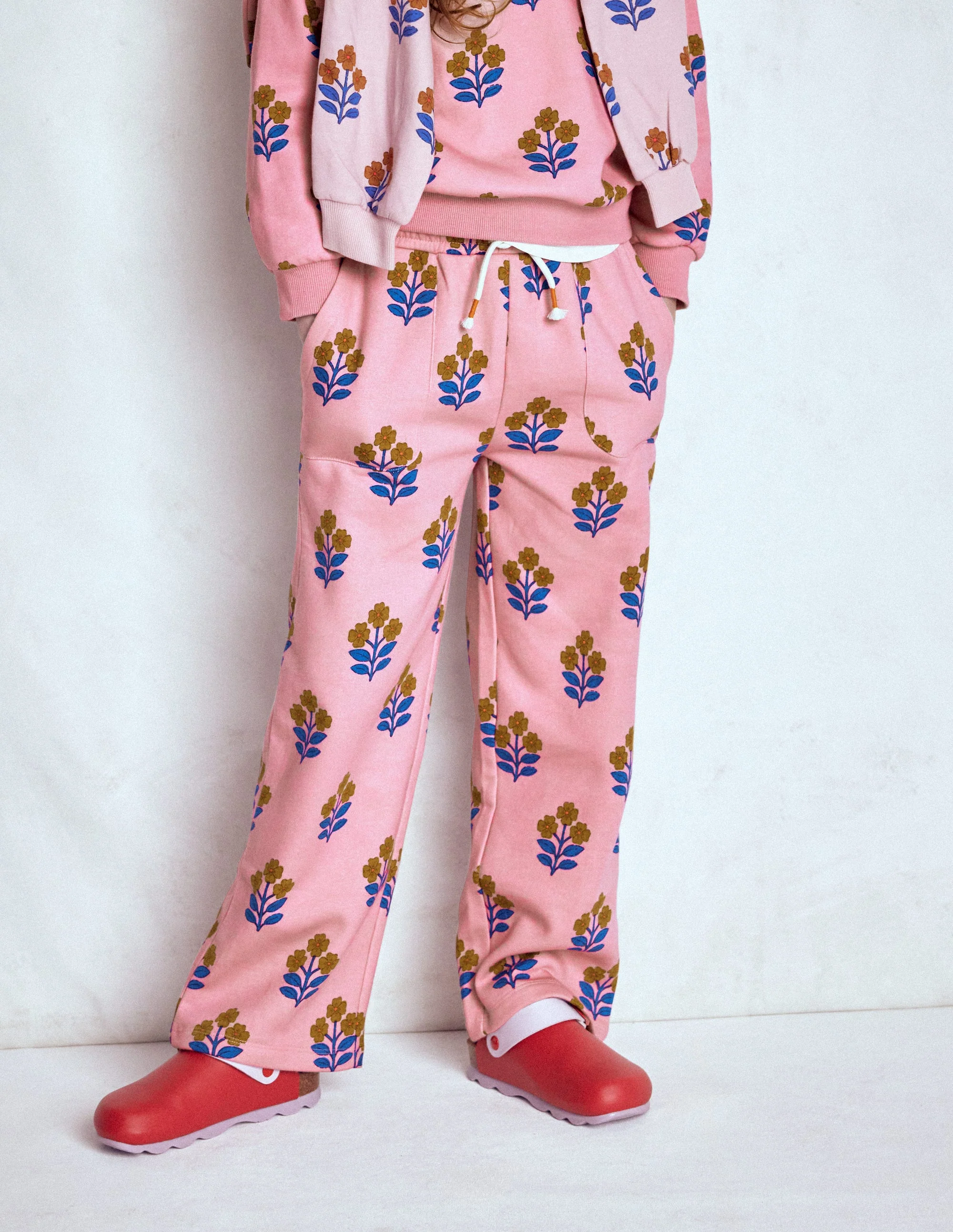Wide Leg Printed Jogger-Formica Pink Woodblock Flower - Image 4