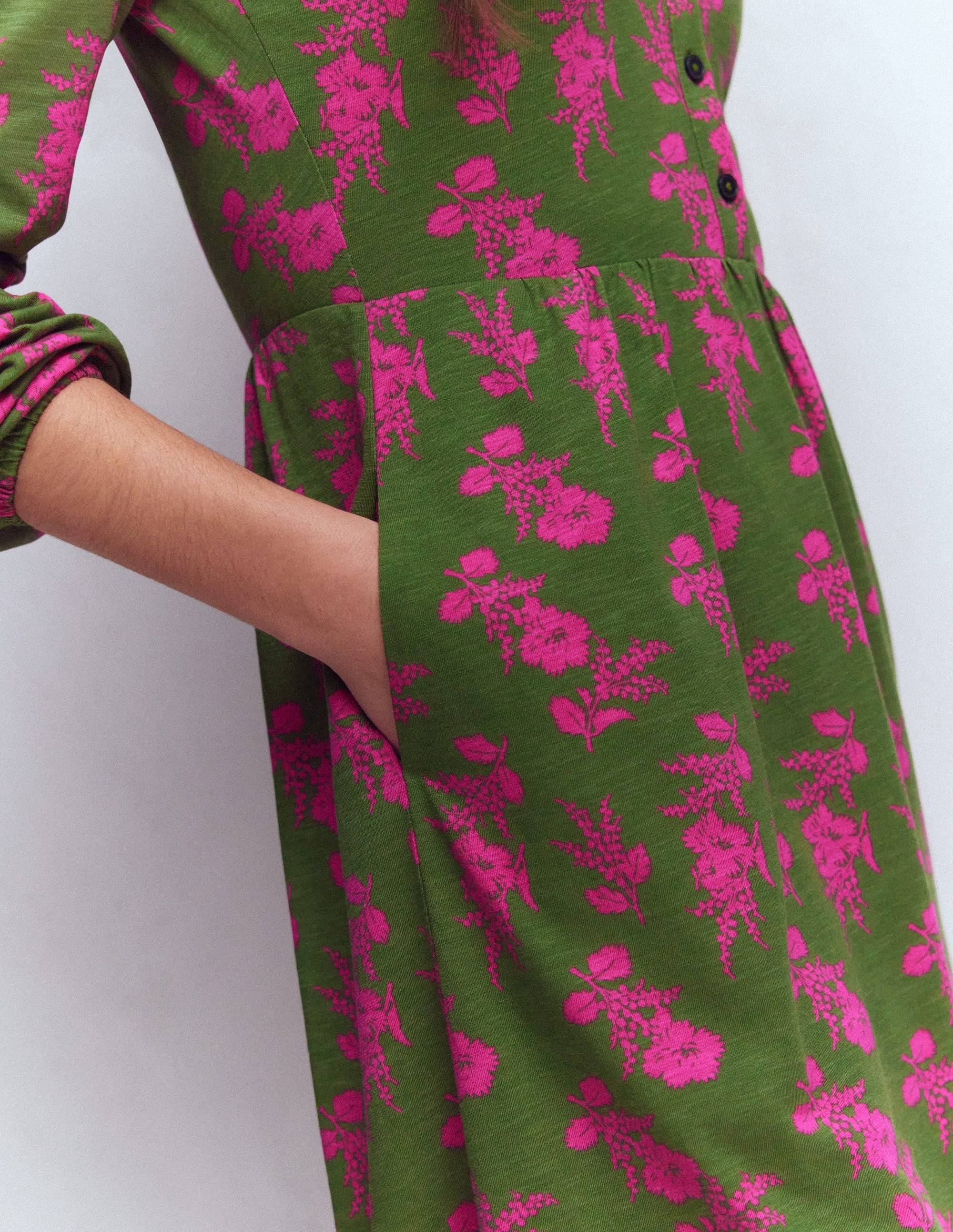 Amy Short Jersey Dress-Olive, Blossomy Sprig - Image 5