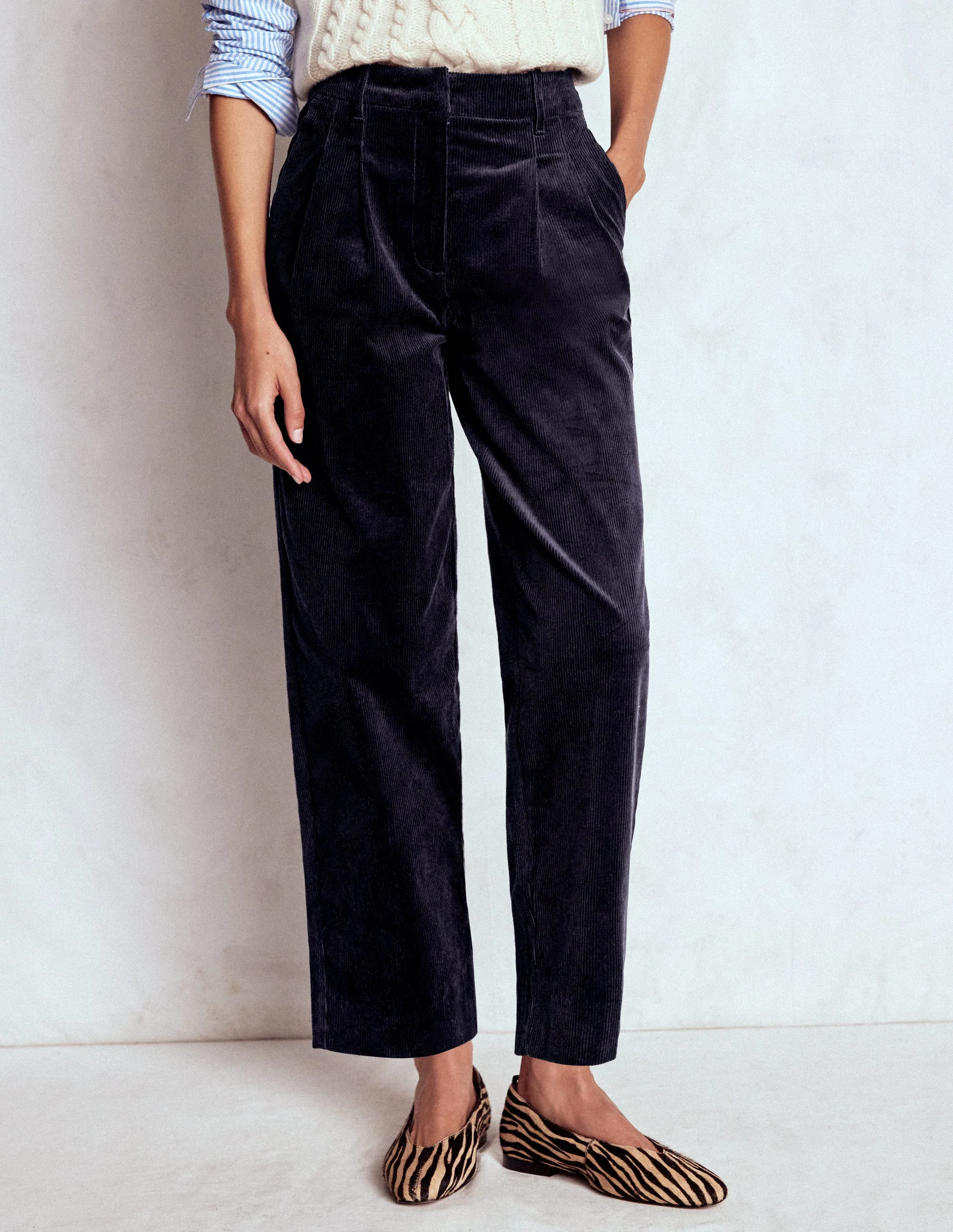 Bloomsbury Cord Trousers-NAVY - Image 4