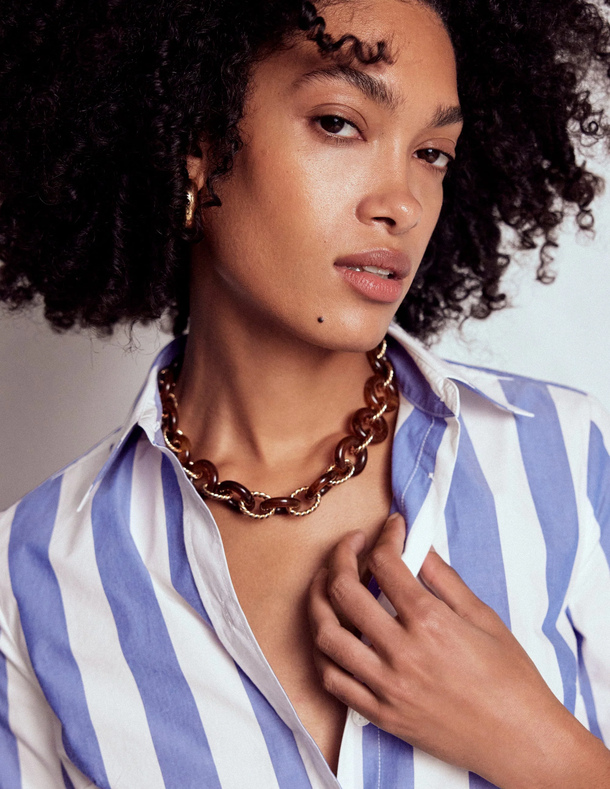 Chunky Resin Chain Necklace-Brown - Image 2