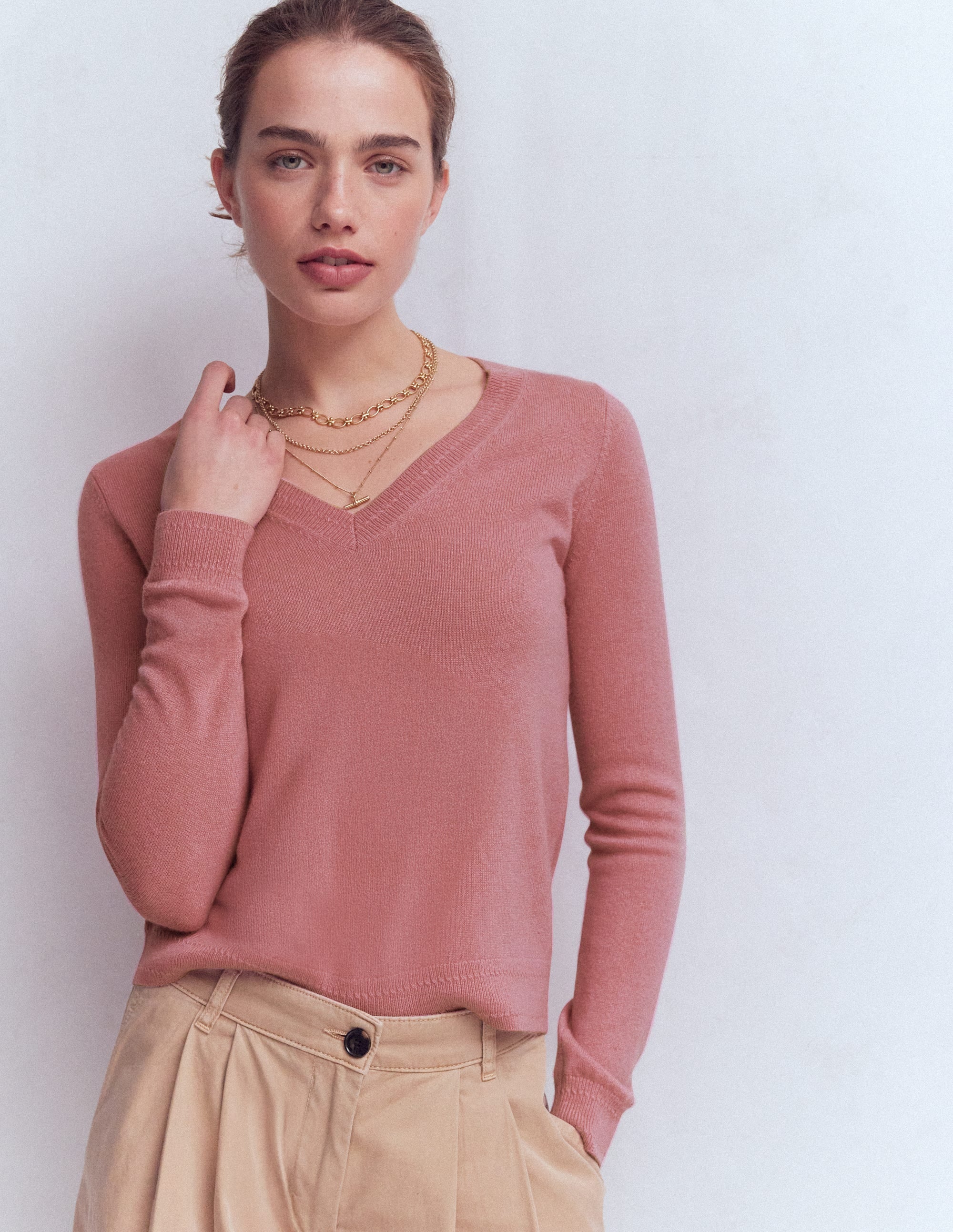 Eva Cashmere V-neck Jumper-Camelia Pink - Image 4