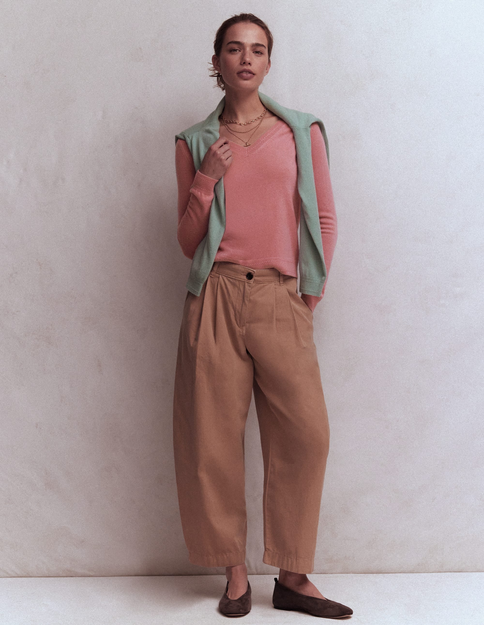 Eva Cashmere V-neck Jumper-Camelia Pink - Image 5