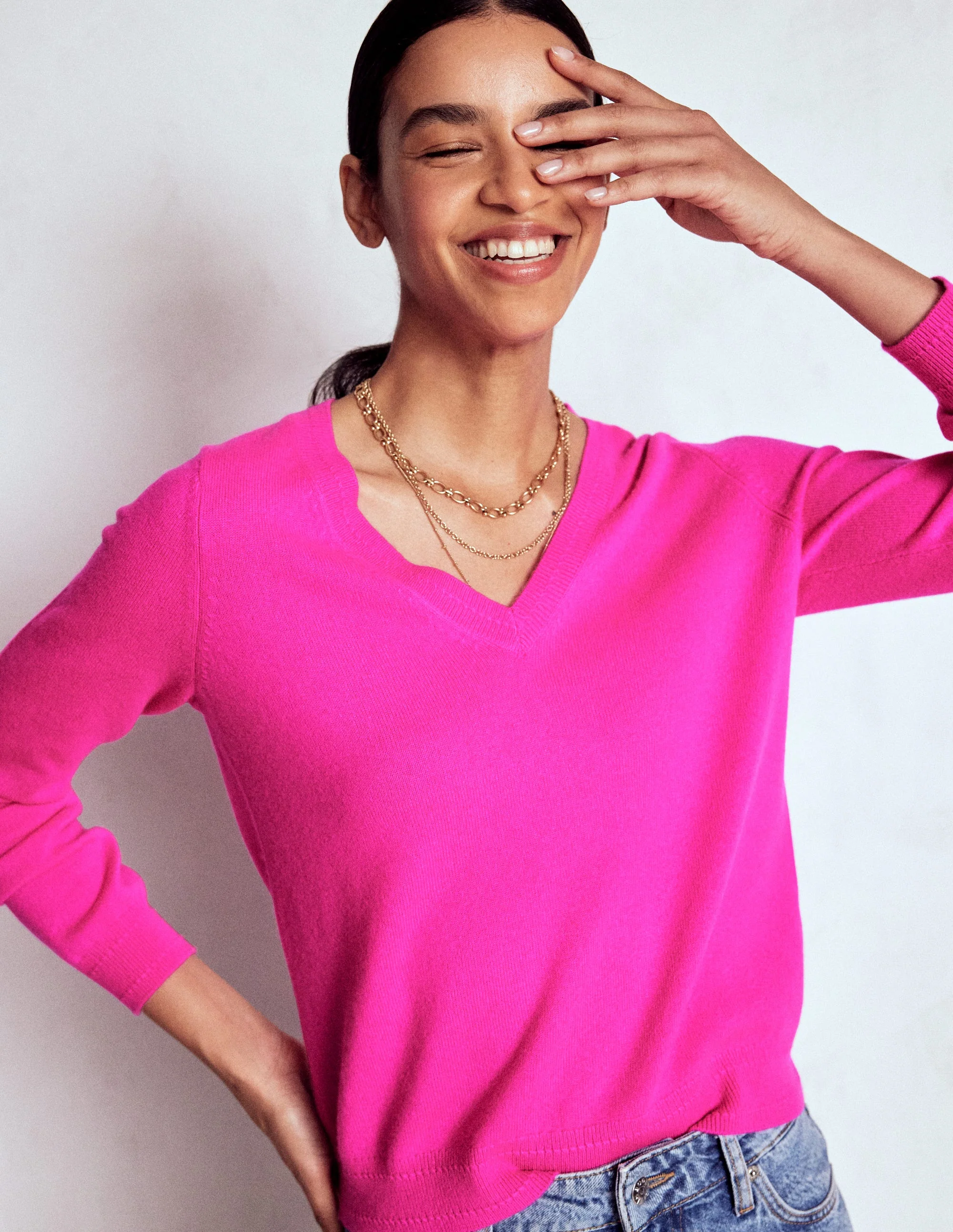 Eva Cashmere V-neck Jumper-Pop Pansy - Image 3