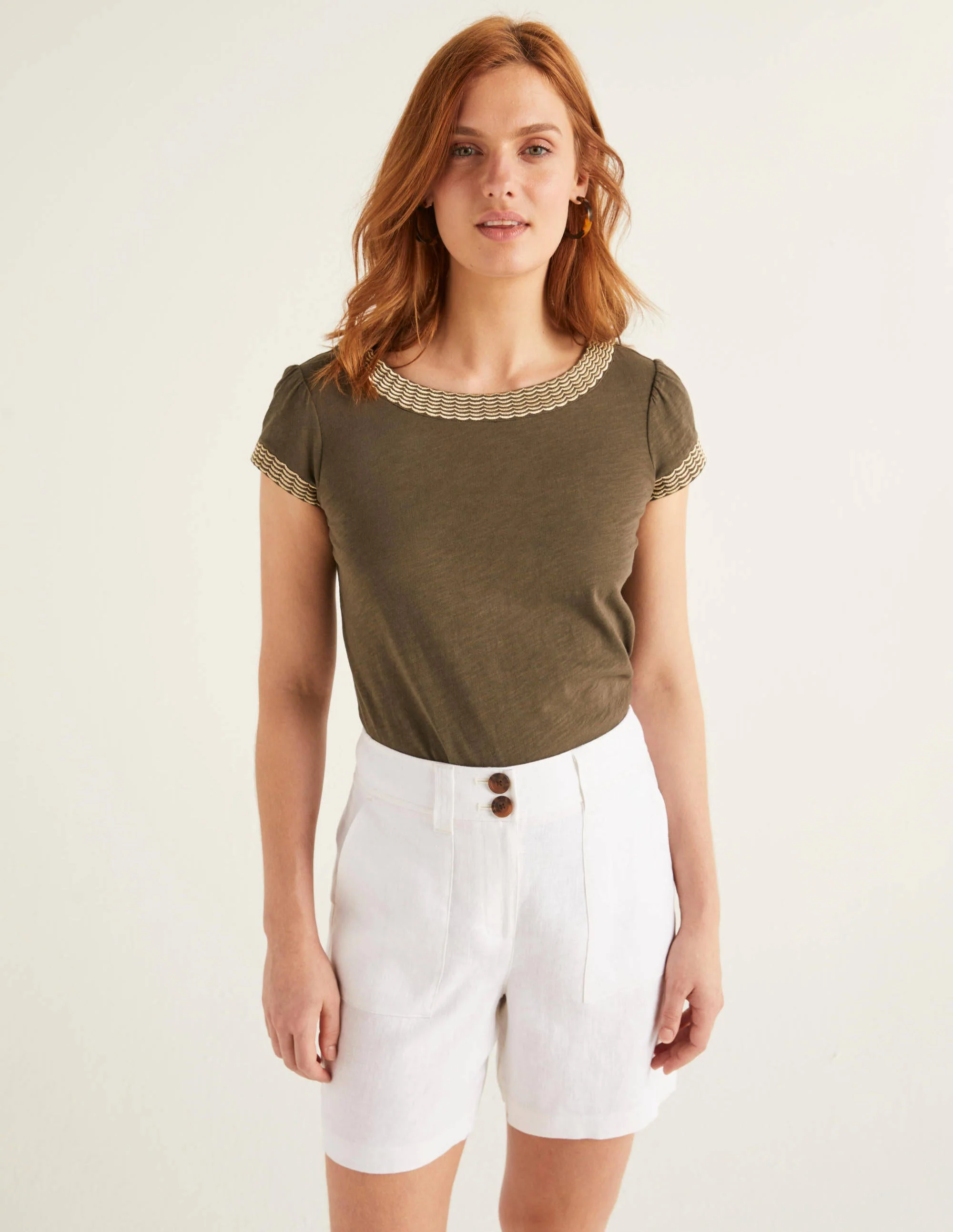 Filey Seamed Pocket Shorts-White - Image 2
