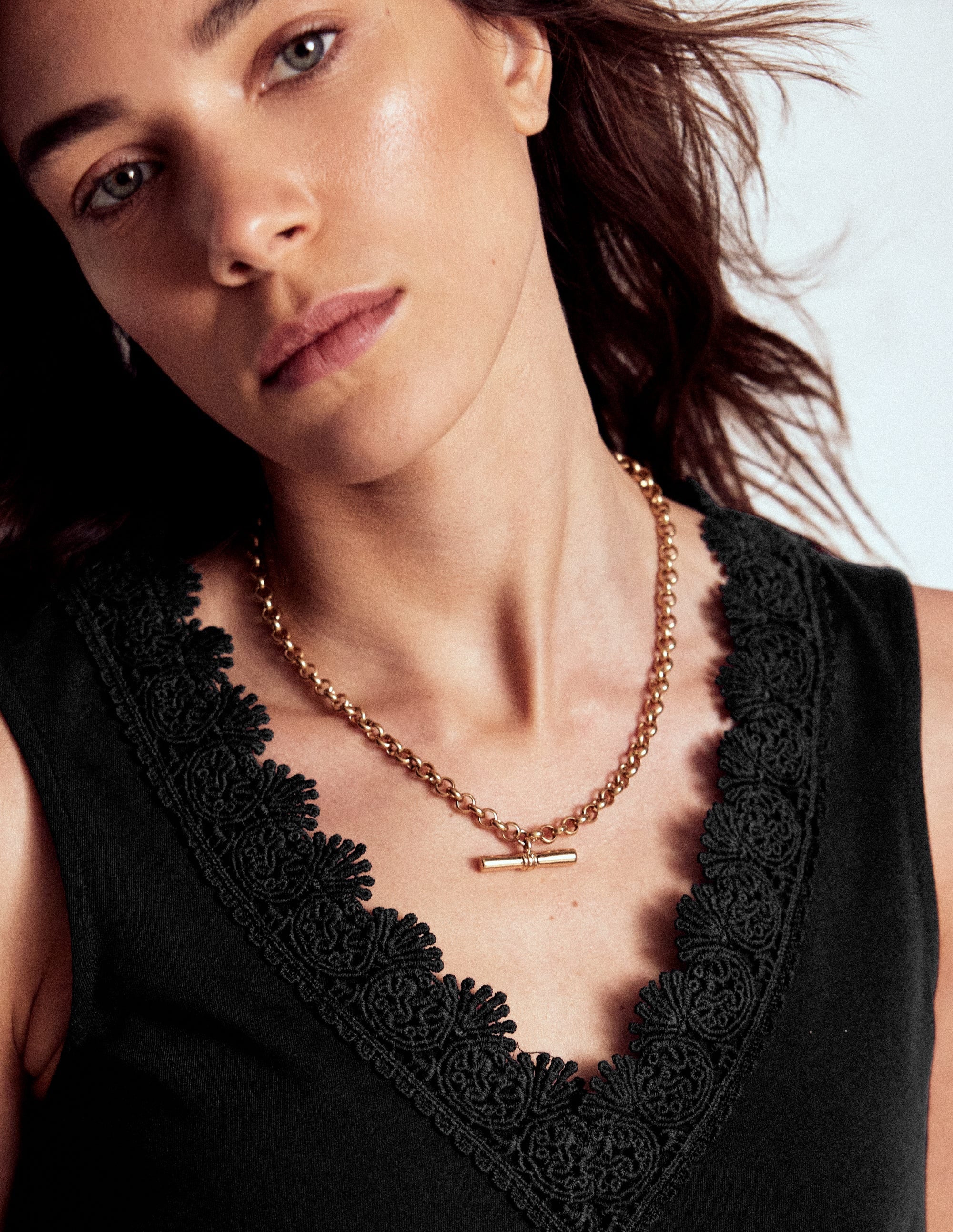 Flora Lace Trim Vest-Black - Image 2