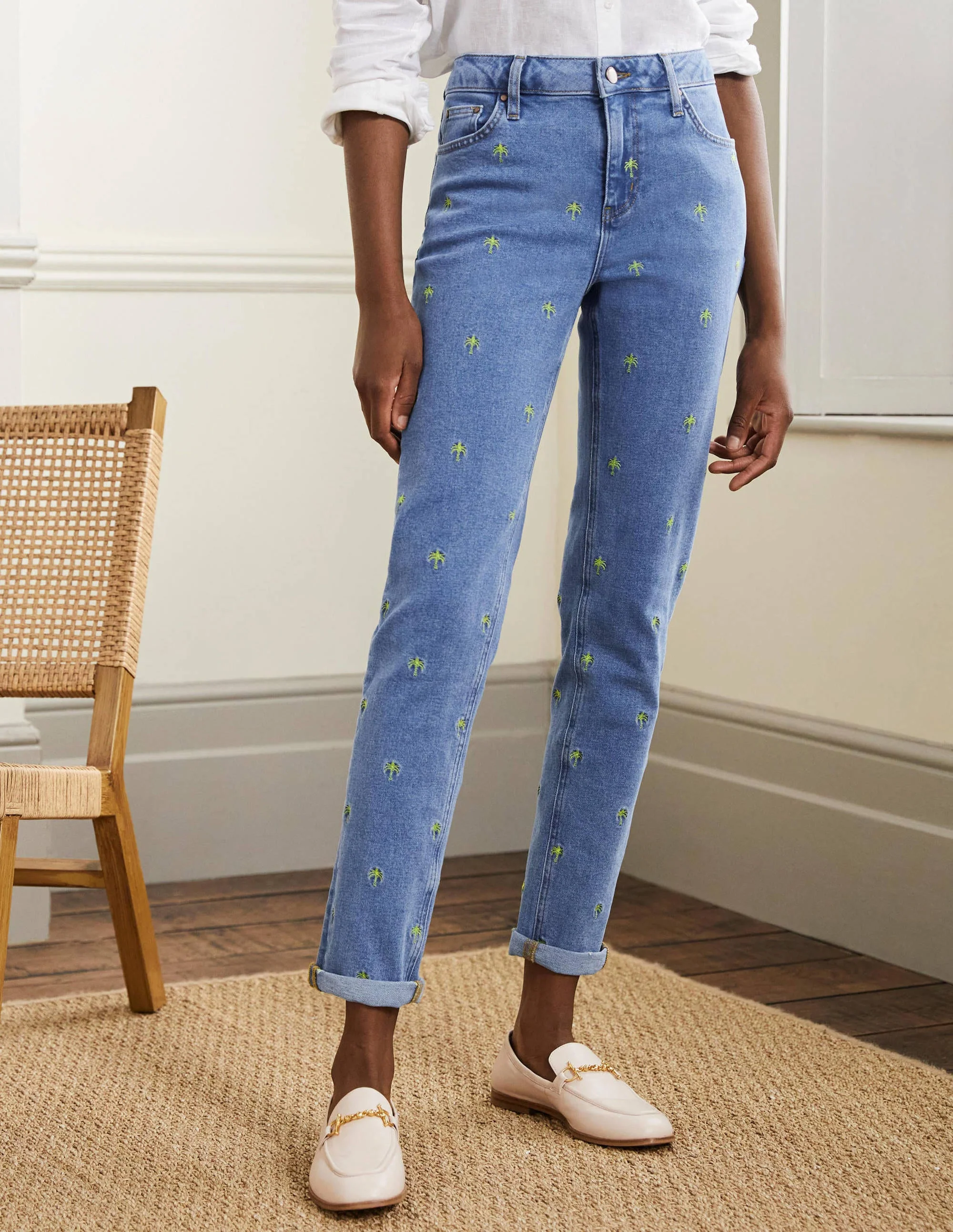 Girlfriend Jeans-Light Vintage, Embroidered - Image 4