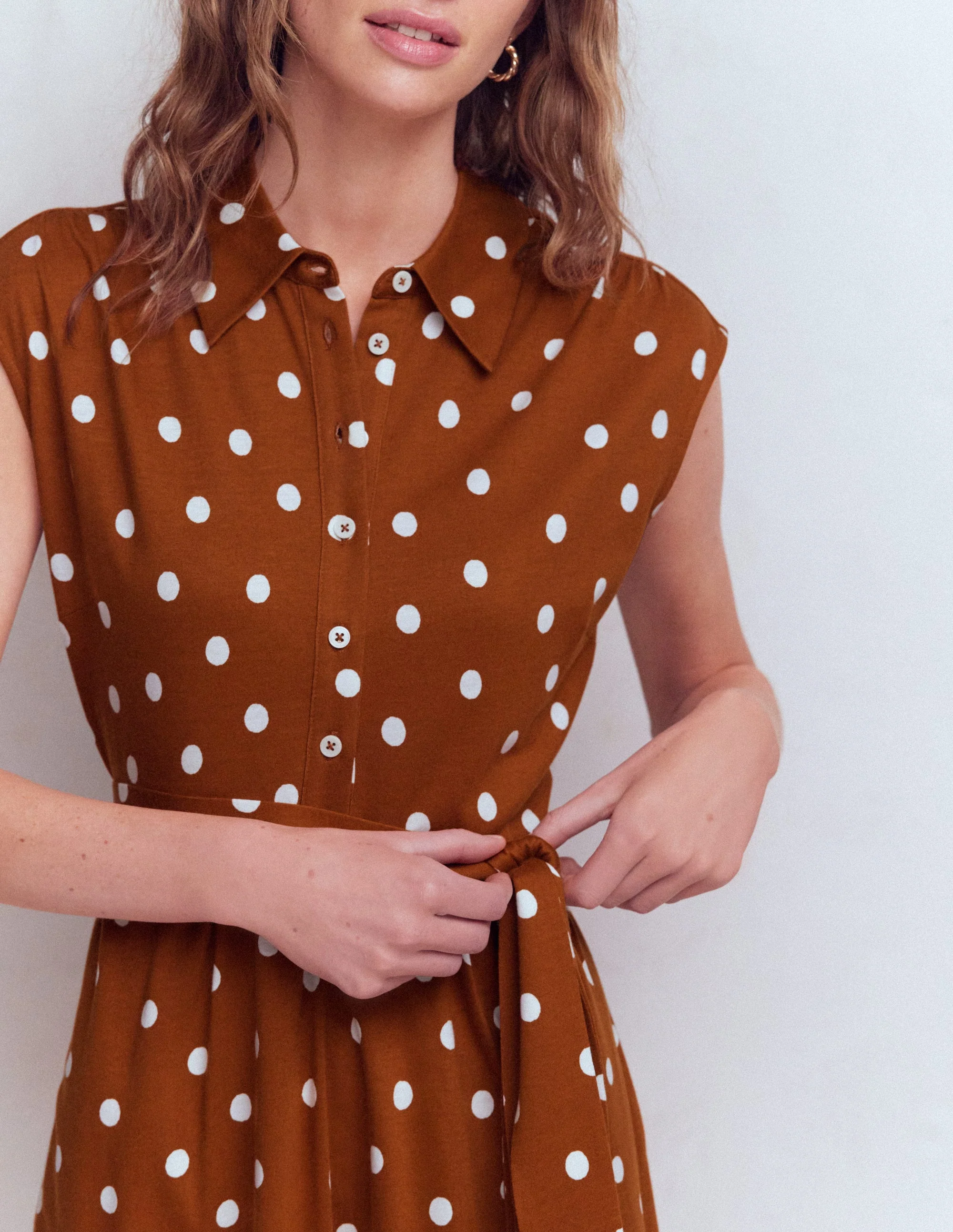 Honor Short Jersey Shirt Dress-Cognac, Painted Dot Spaced - Image 2
