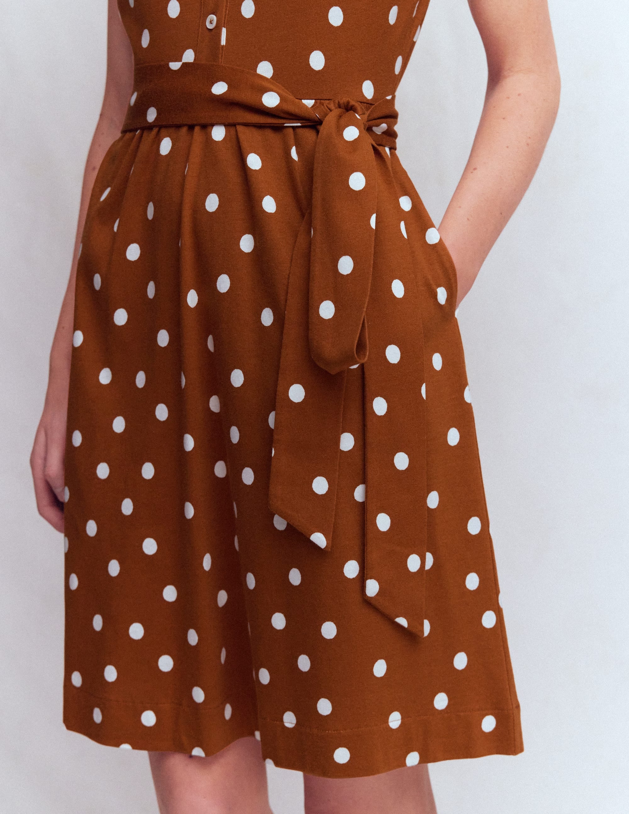Honor Short Jersey Shirt Dress-Cognac, Painted Dot Spaced - Image 5