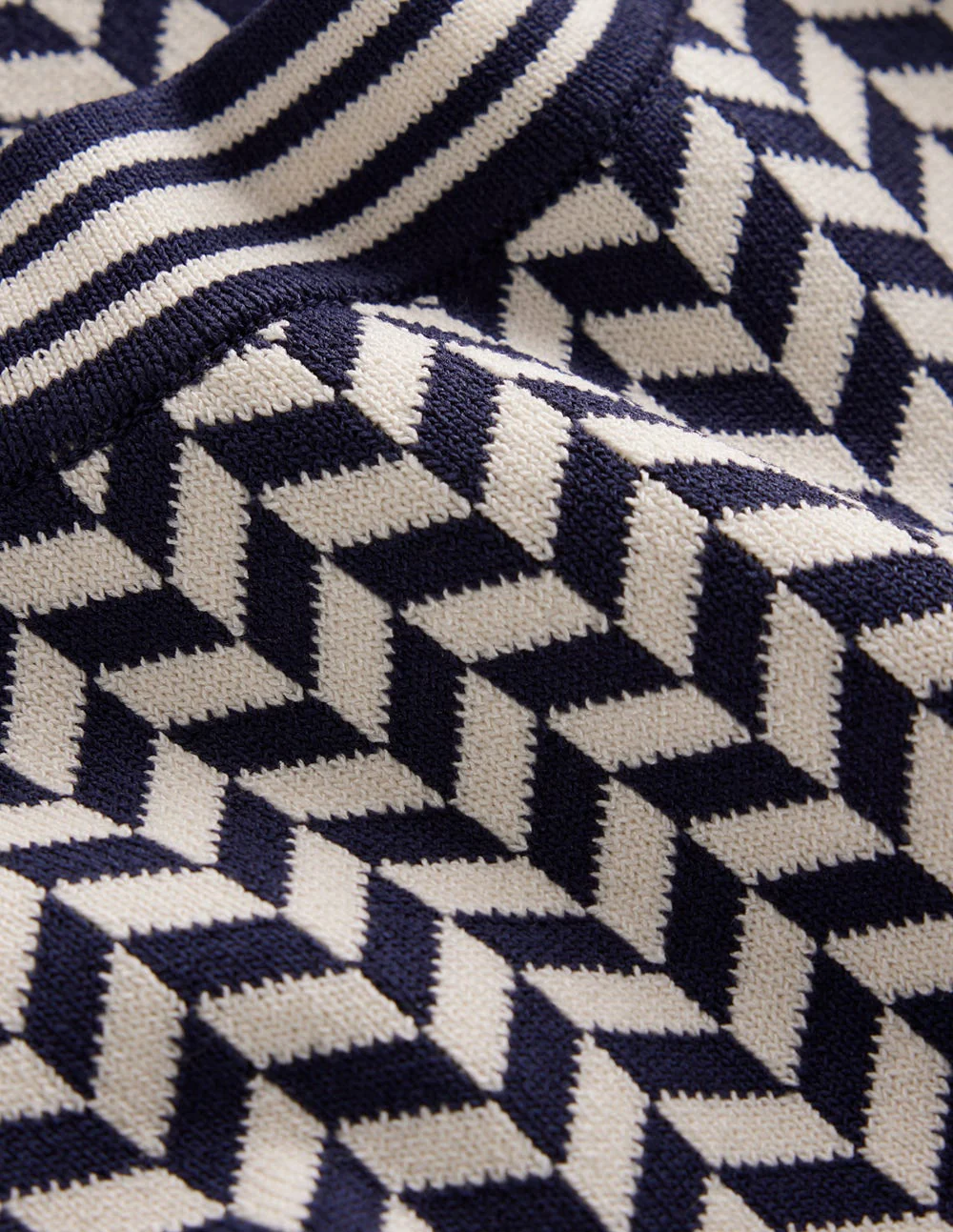 Jacquard Knitted T-Shirt-Navy/ Ivory Dogtooth - Image 6