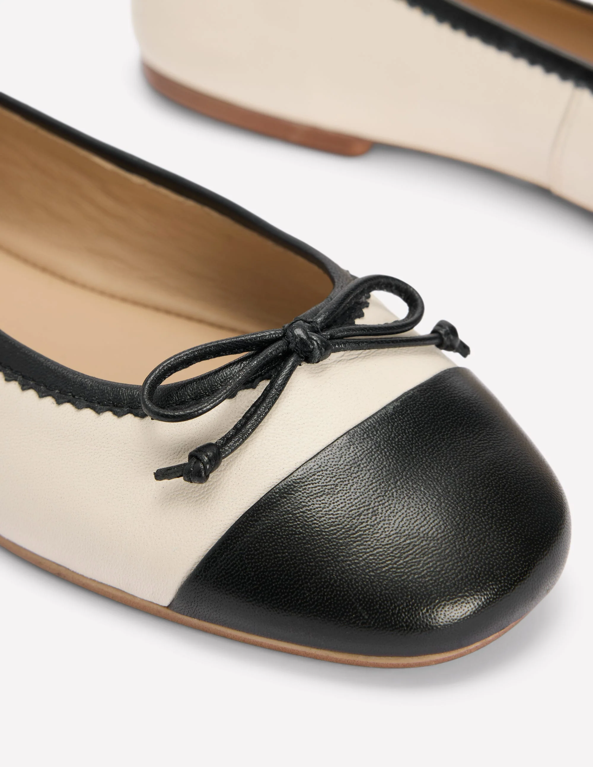 Kitty Flexi Sole Ballet Pumps-Ecru/Black - Image 4