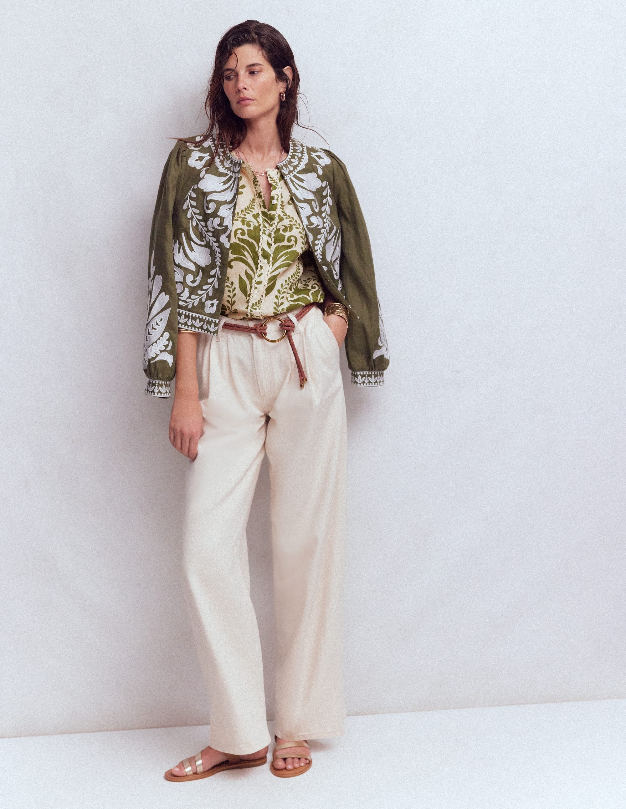 Leah Short Sleeve Linen Top-Ivory and Green Floral - Image 5