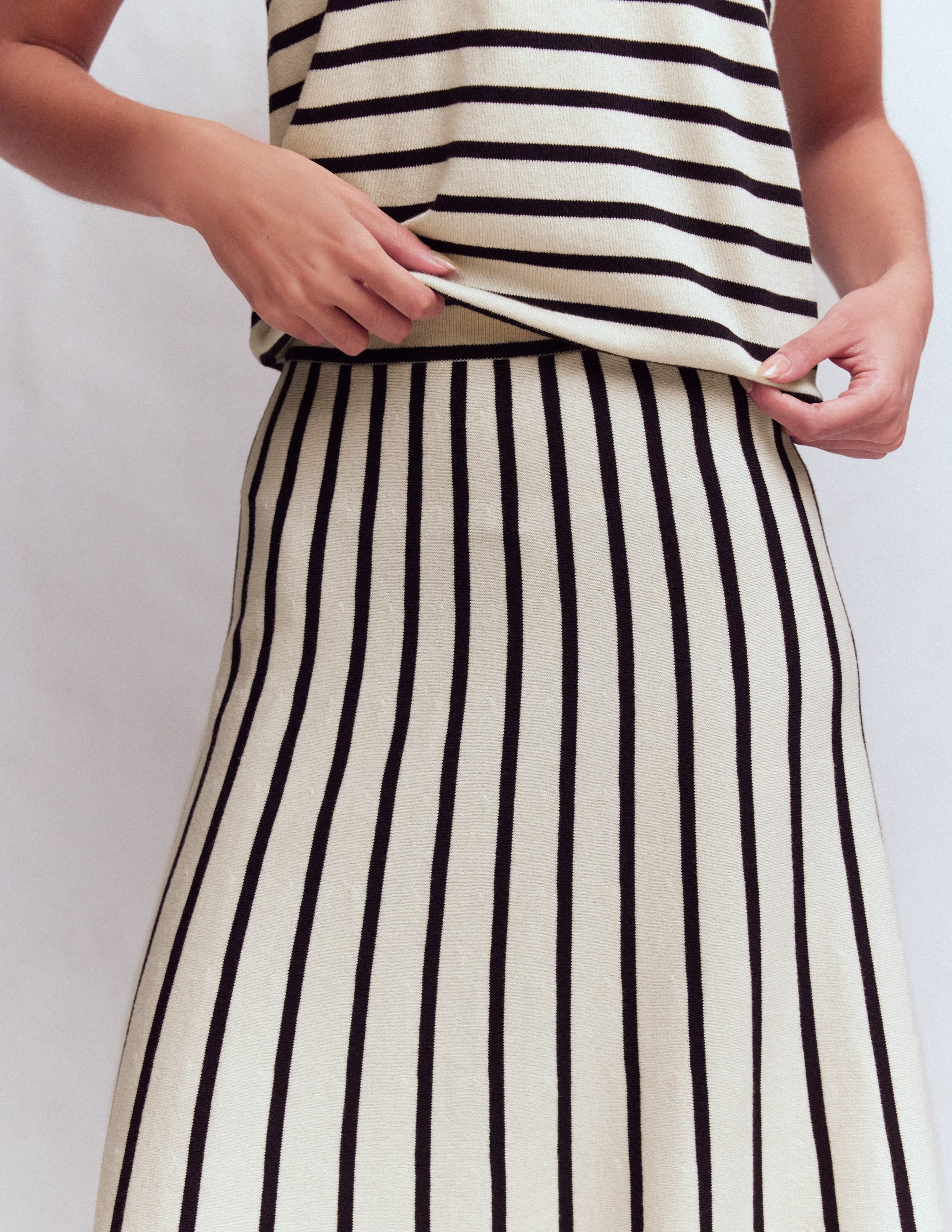 Liz Knitted Midi Skirt-Ivory, Navy - Image 3