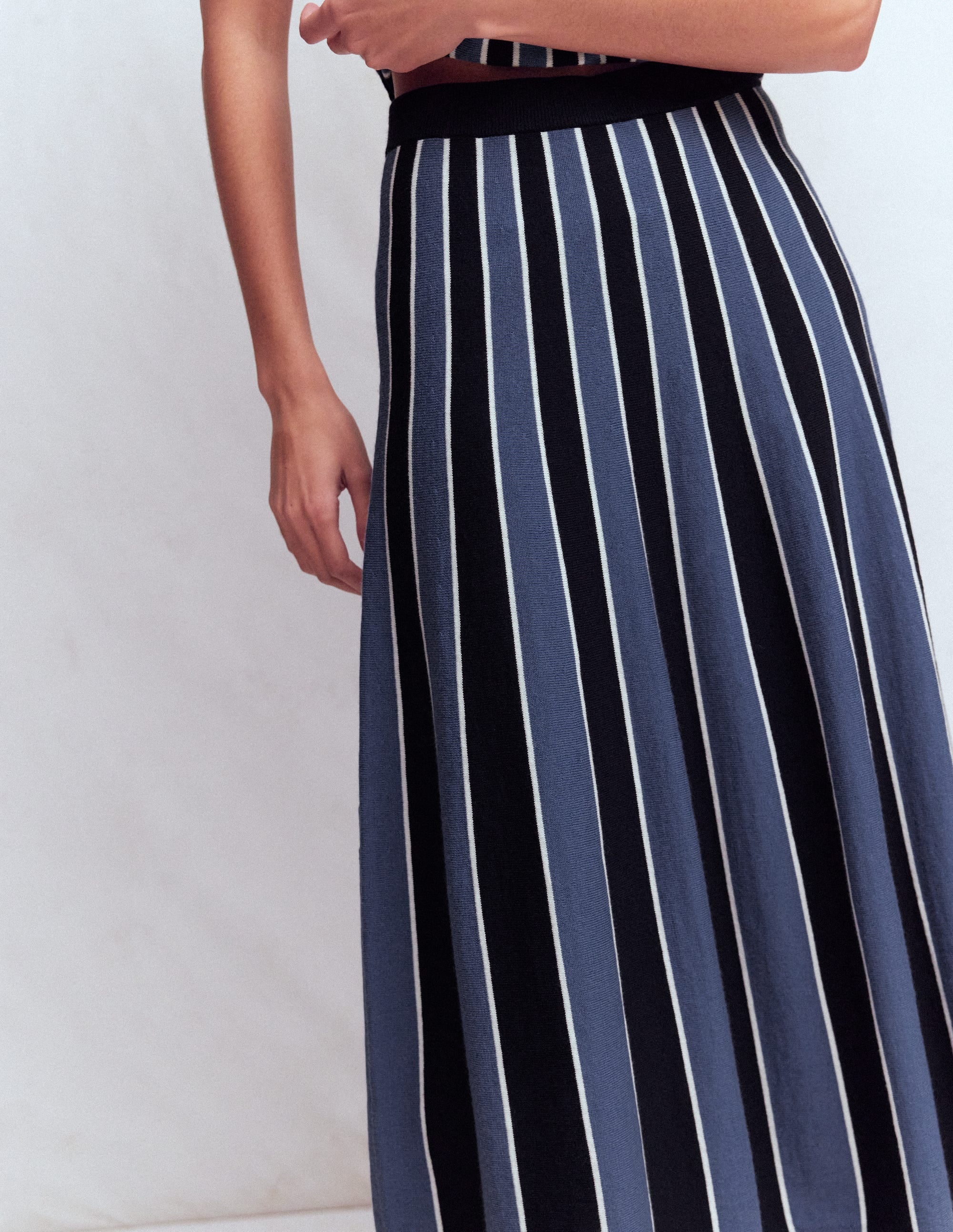 Liz Knitted Midi Skirt-True Navy Stripe - Image 4