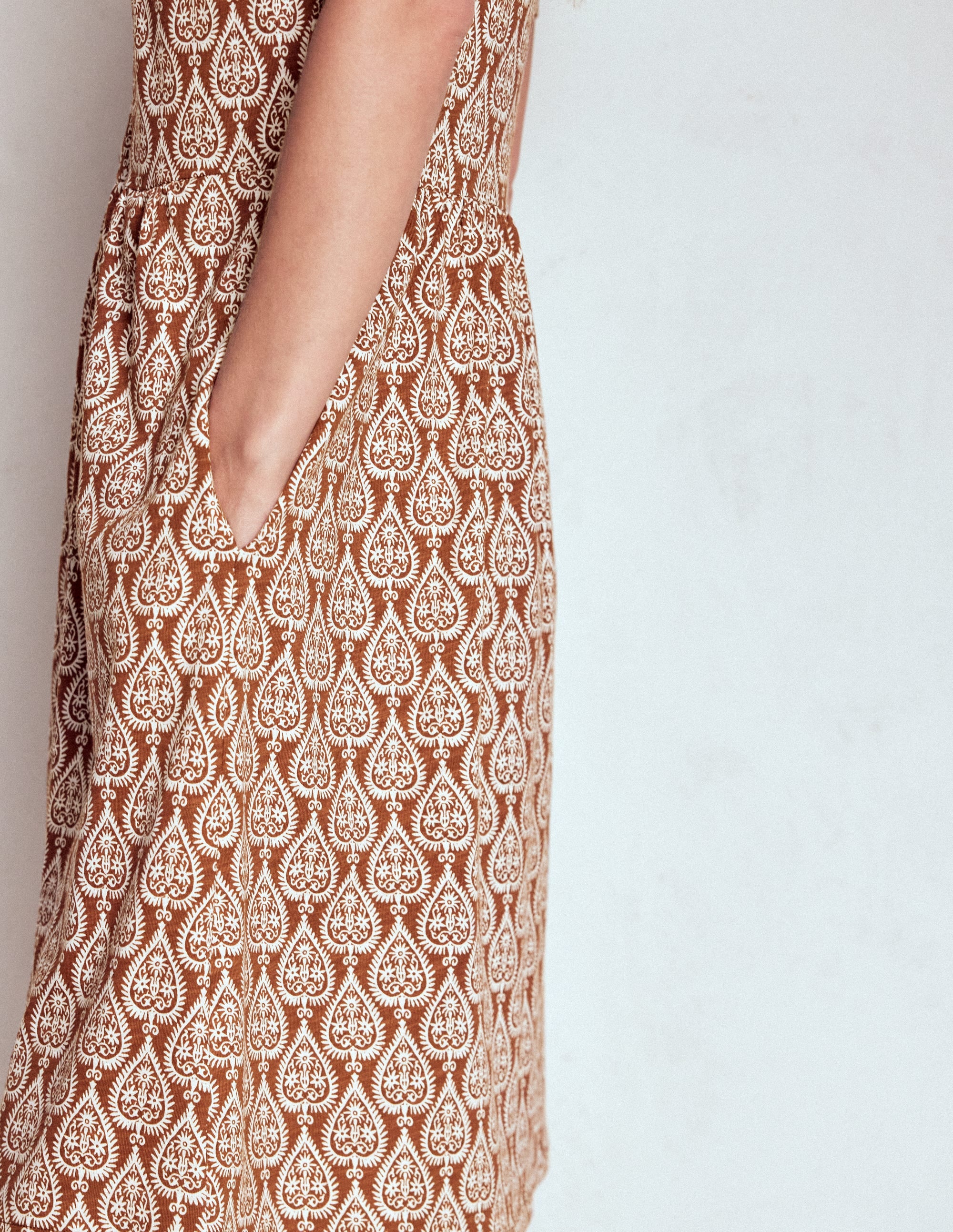 Naomi Short Jersey Dress-Cognac, Ornate Geo - Image 2