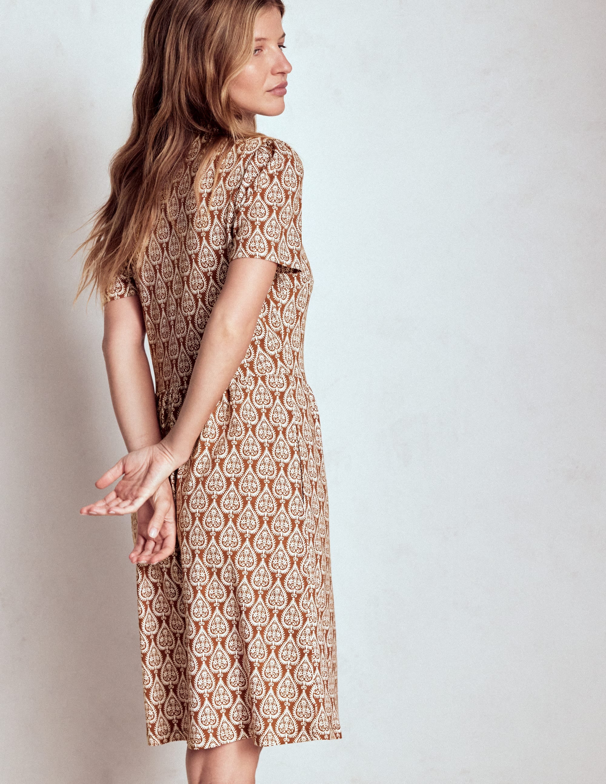 Naomi Short Jersey Dress-Cognac, Ornate Geo - Image 3