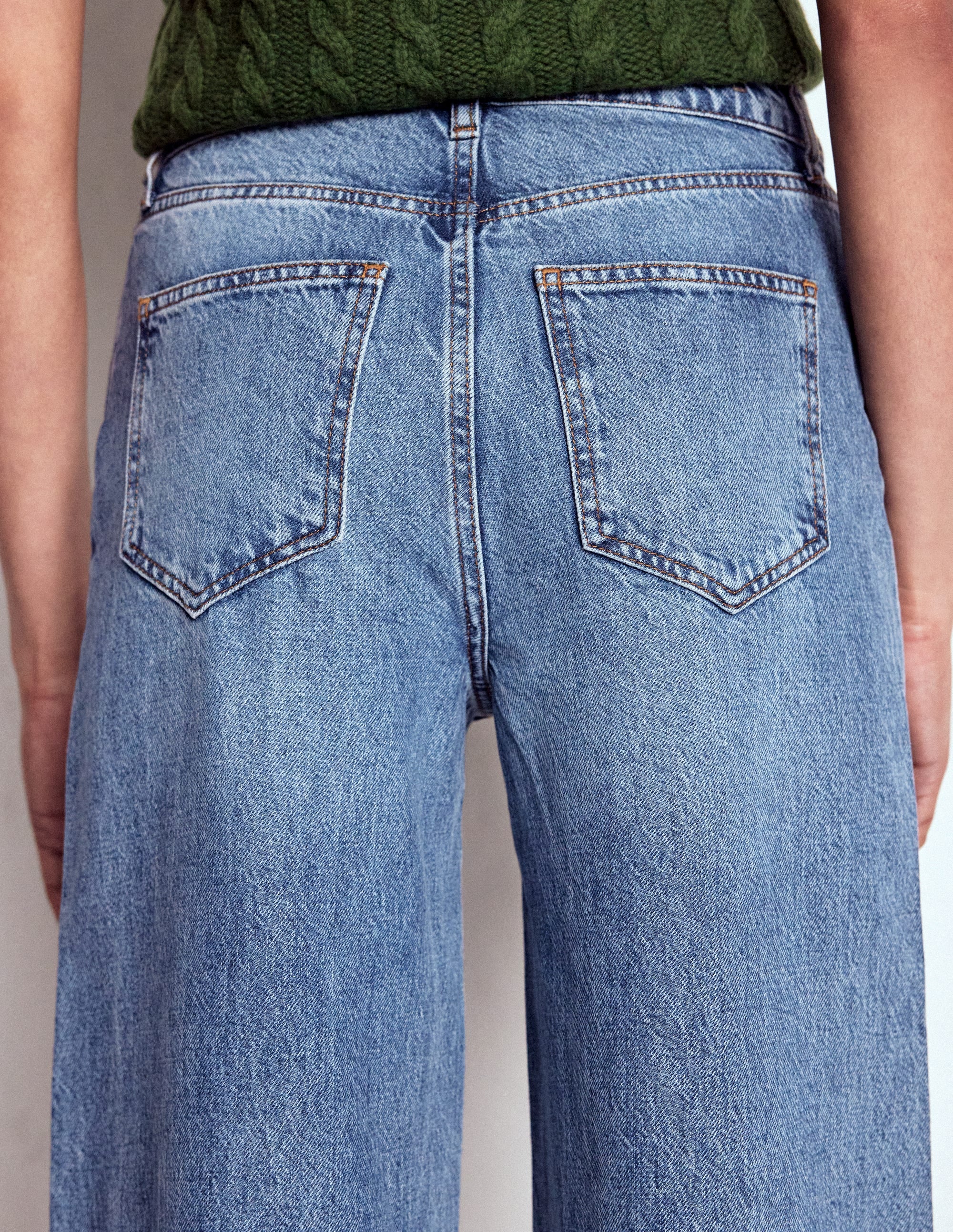 Relaxed Wide Leg Jeans-Mid Vintage - Image 4