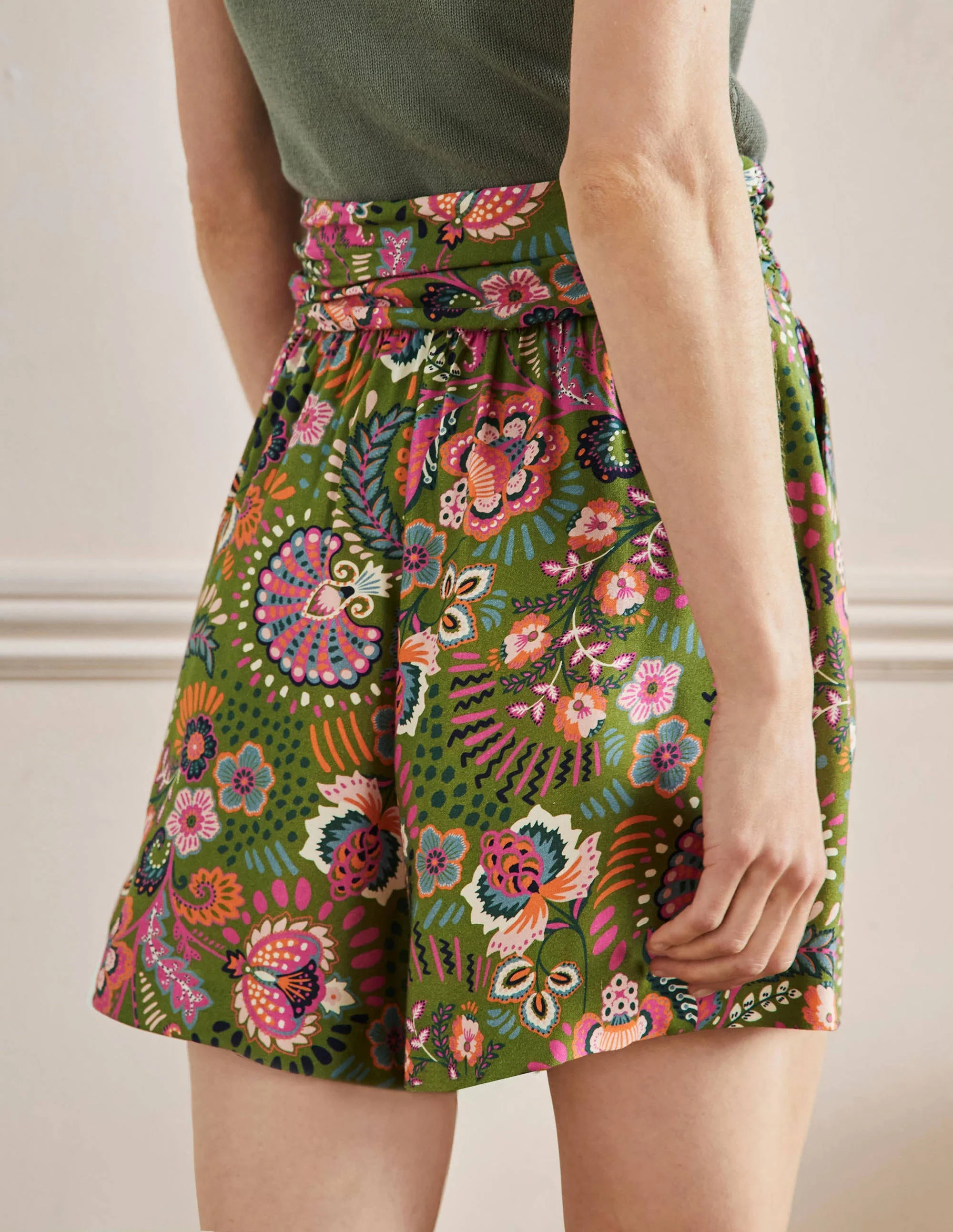Ruched Waistband Shorts-Pea, Decorative Meadow - Image 3
