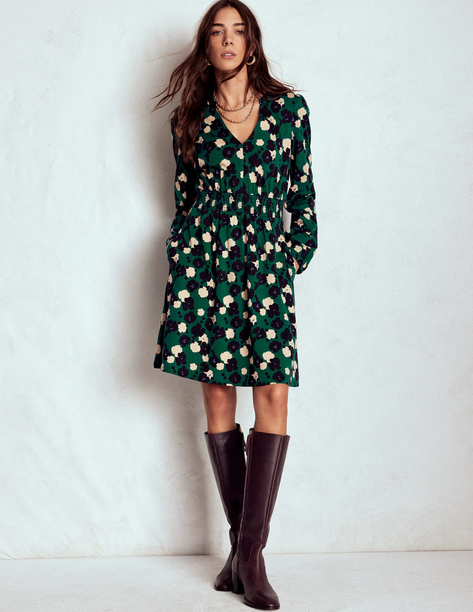 Sarah Short Jersey Dress-Emerald Night, Garden Blossom - Image 6