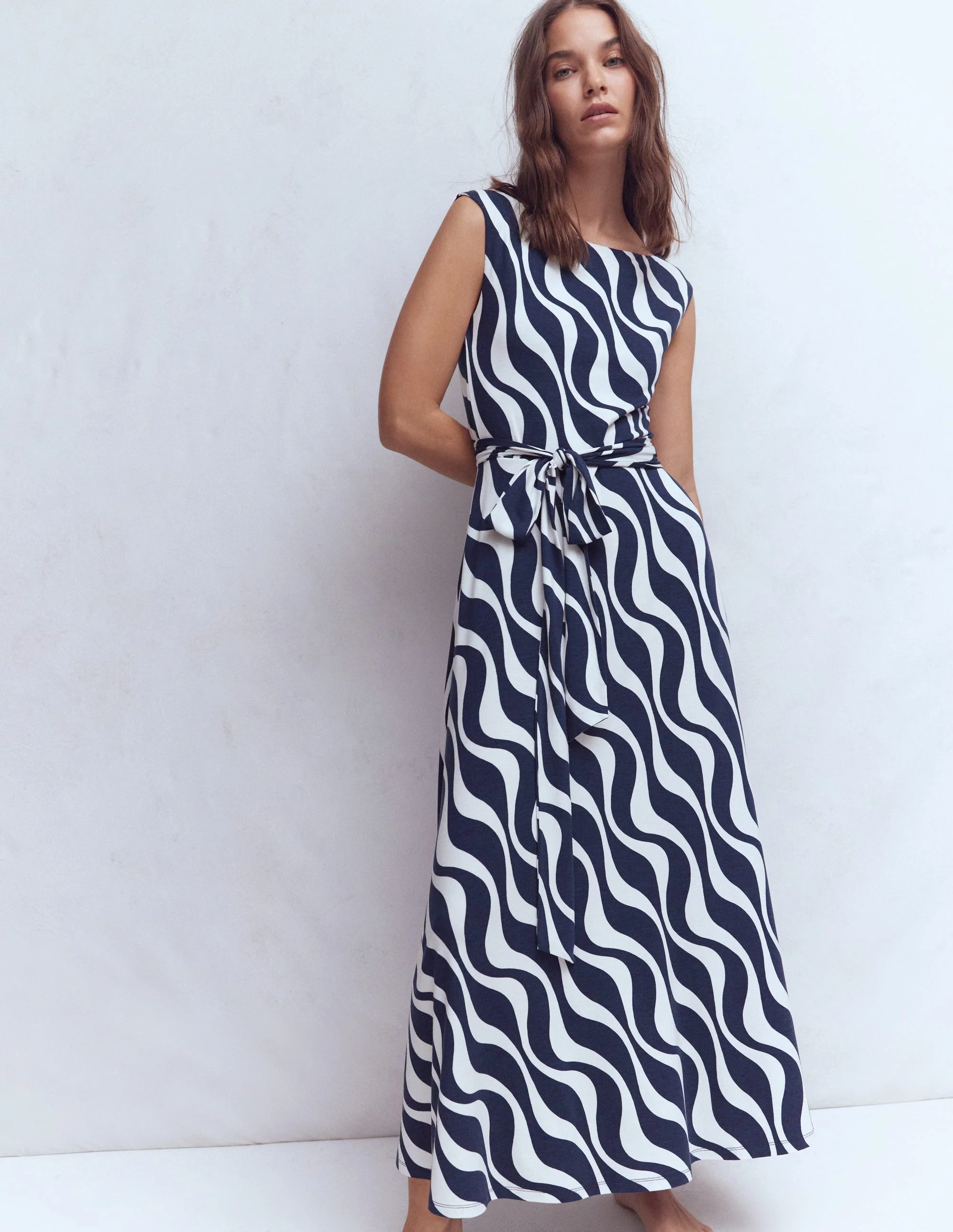 Tamsin Jersey Midi Dress-French Navy, Rhythmic Wave - Image 4