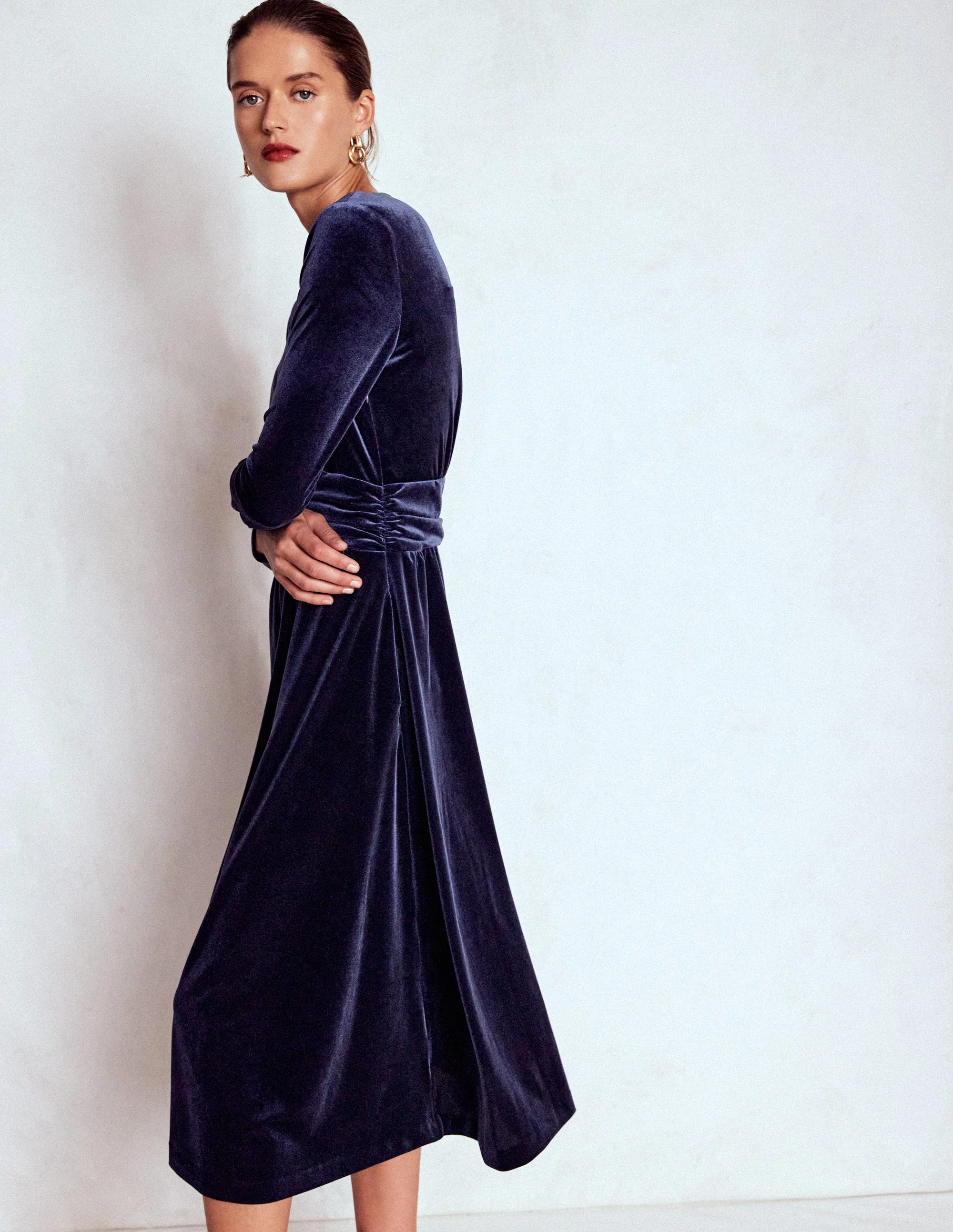 Tilda Velvet Midi Dress-Navy - Image 5