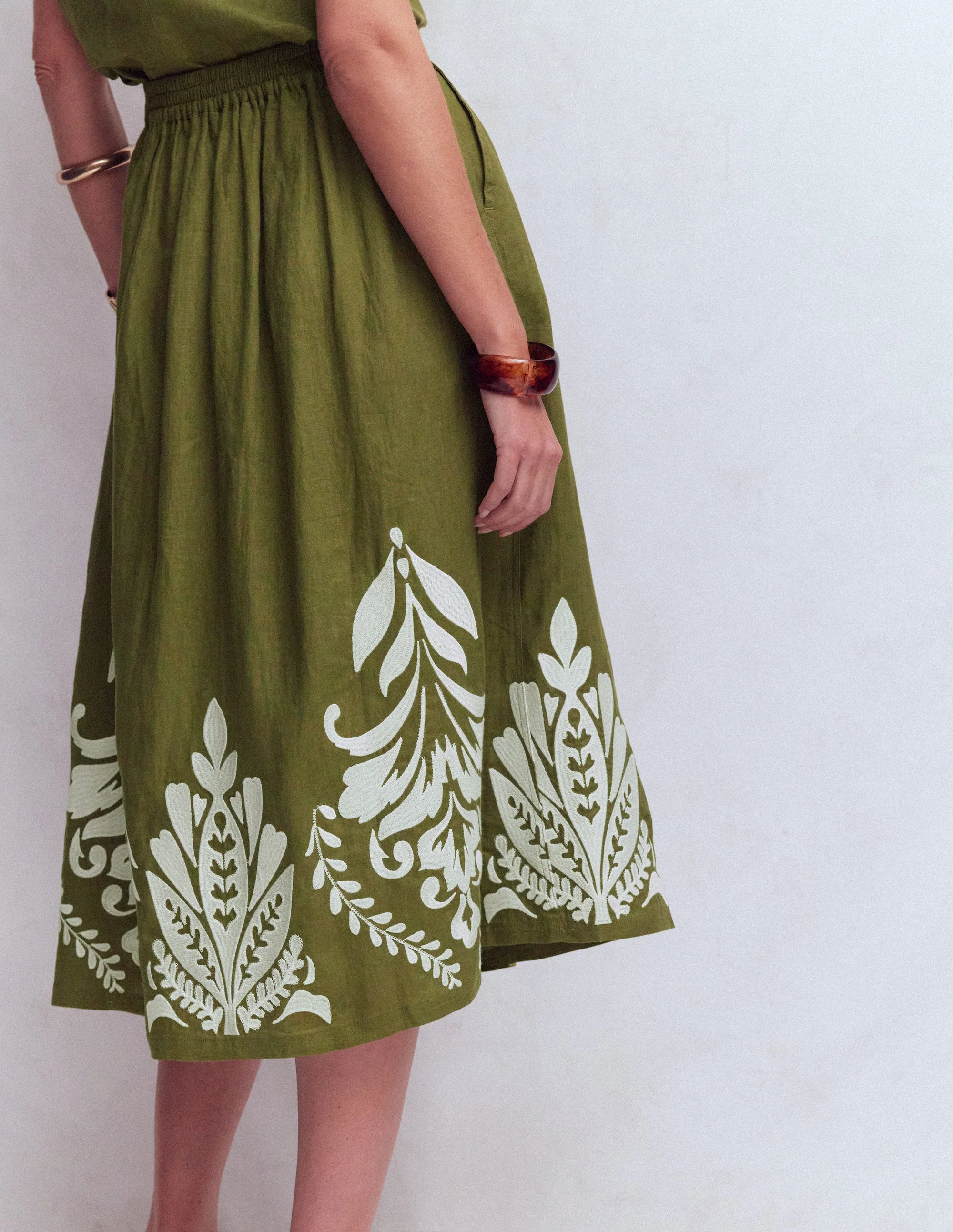 Verity Linen Midi Skirt-Woodland Green Embroidery - Image 4