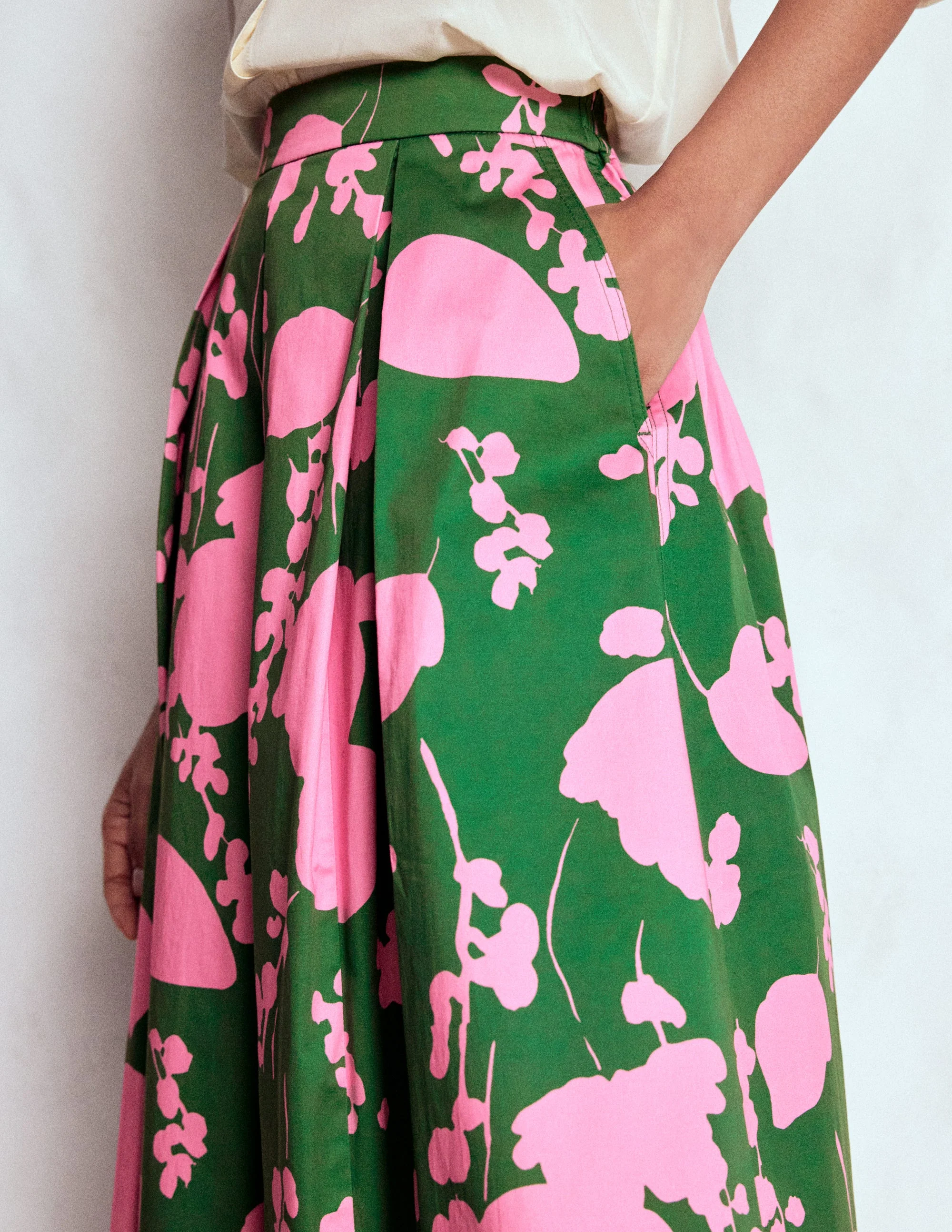Verity Sateen Skirt-Amazon, Dainty Sprigs - Image 2