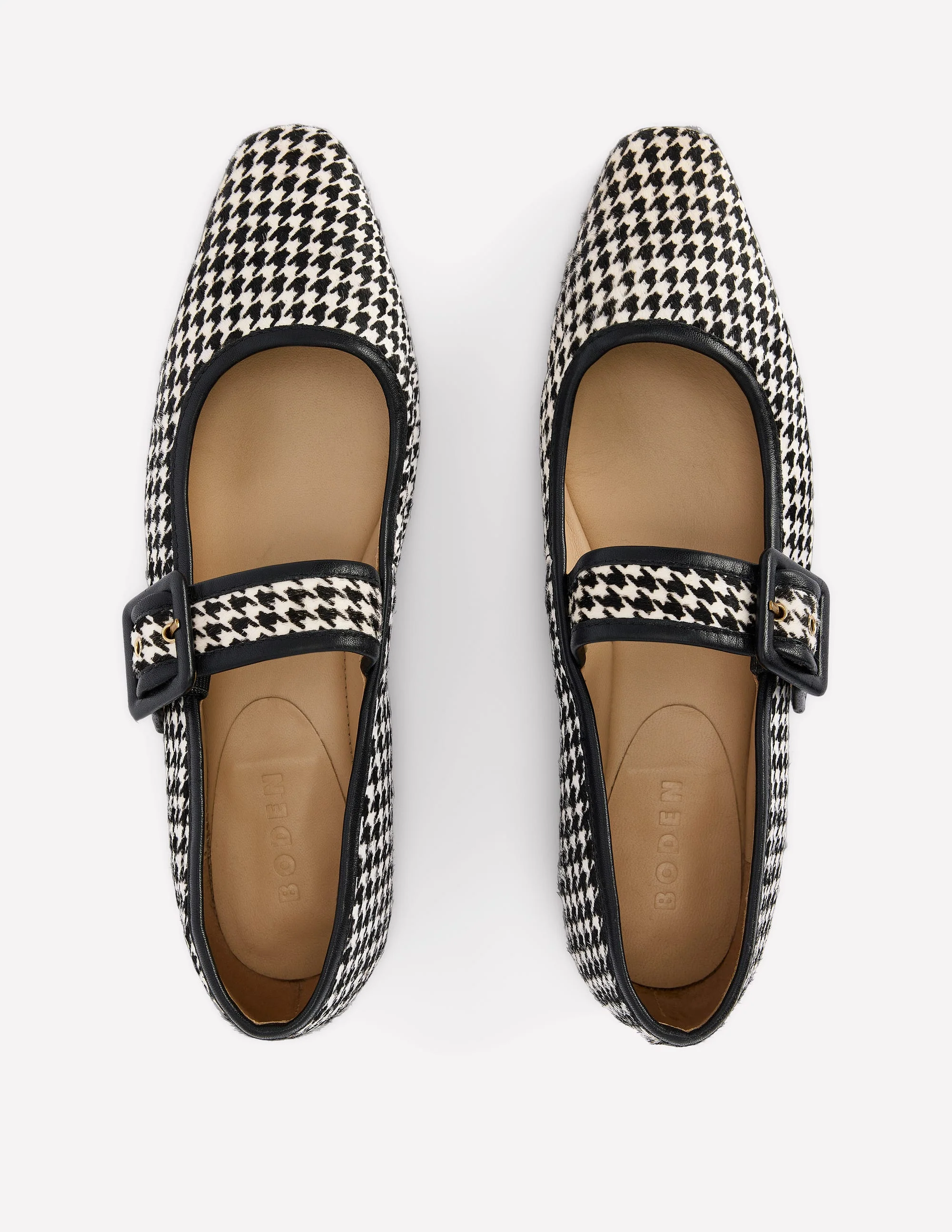Vic Chisel Toe Mary Janes-White/Black - Image 5