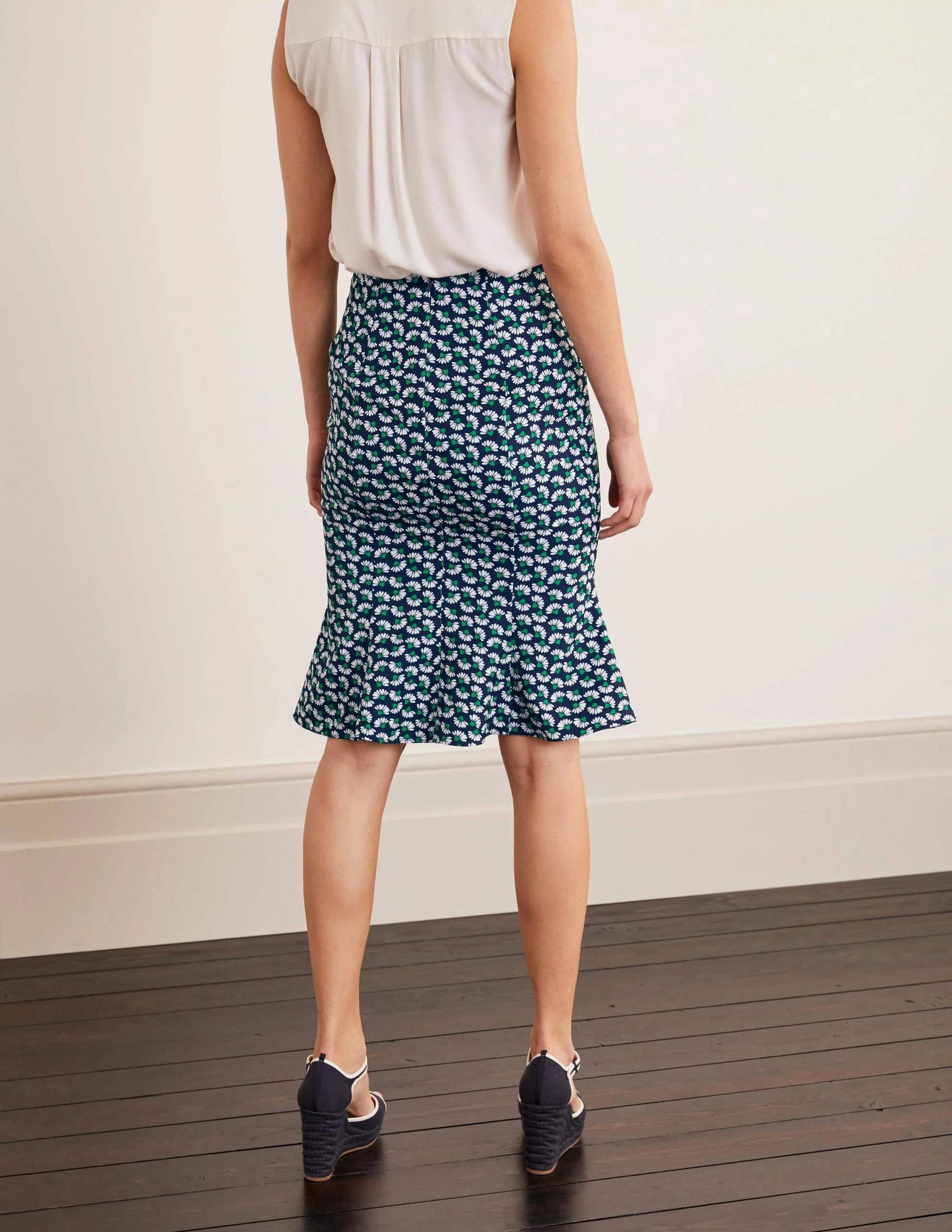 Violette Skirt-Navy Daisy Petals Print - Image 3