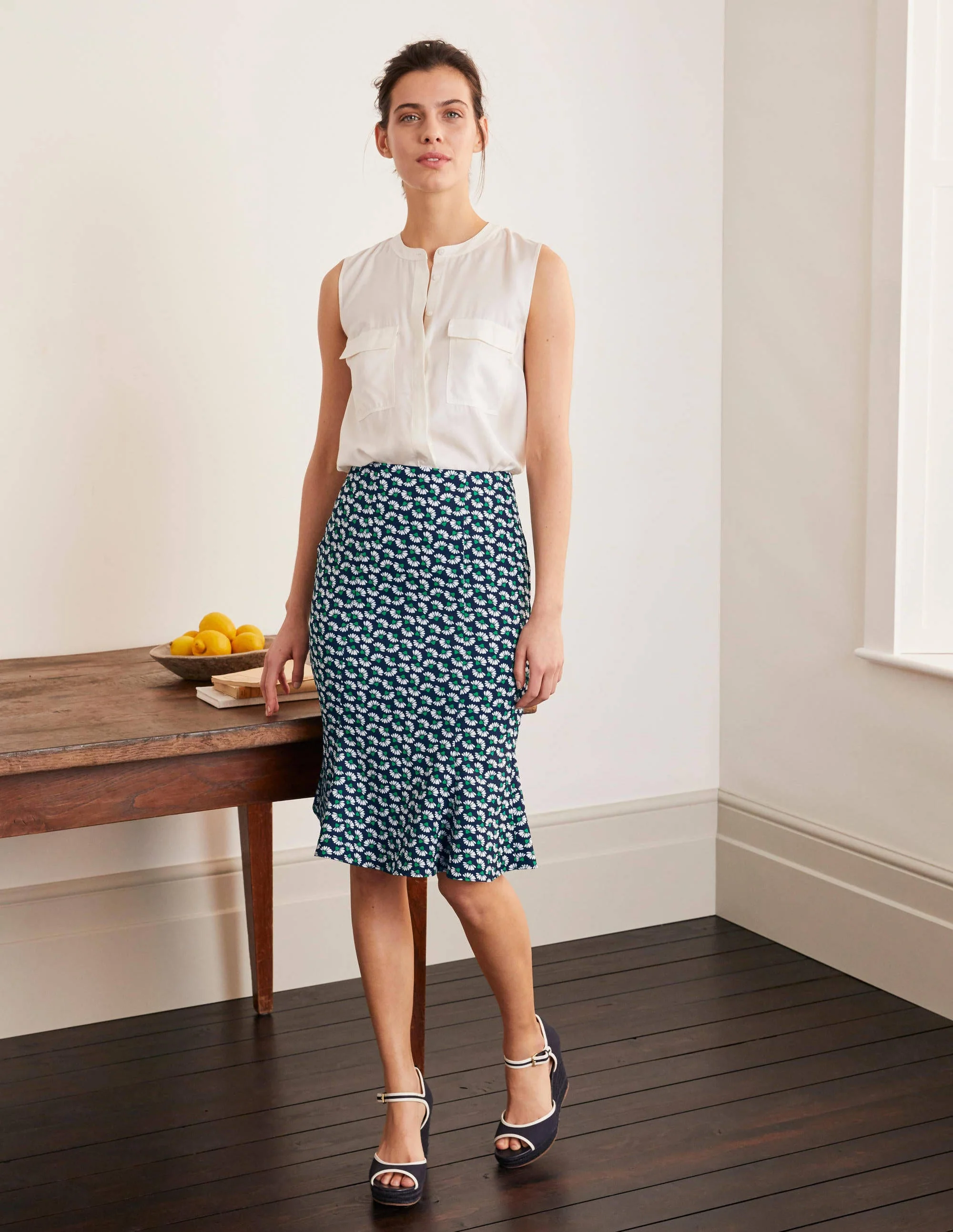 Violette Skirt-Navy Daisy Petals Print - Image 4